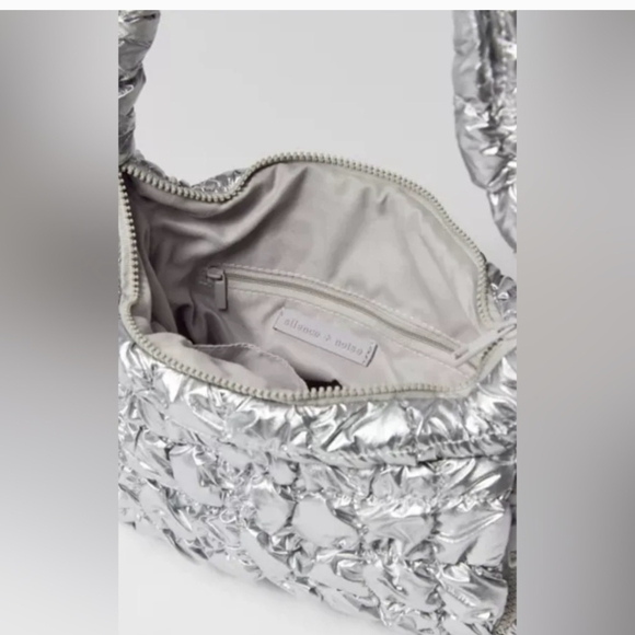 Silence +Noise Urban Outfitters Max Pucker Quilted Crossbody Bag NWOT Silver - Picture 3 of 7